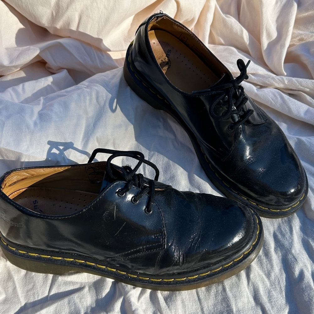 Men's Black Dr. Martens - Picture 2 of 4
